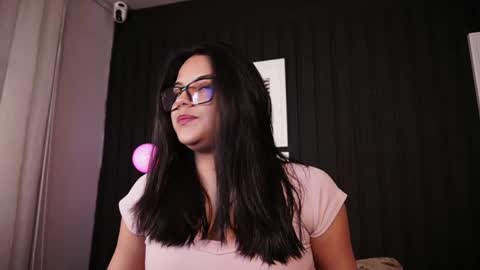 Snapshot of sophia_wilsonn_ chatting on 05/04/26, 11:06 Sofi online show from 05/04/26, 11:06