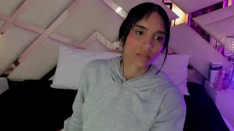 Sophia Paris online show from 10/25/25, 03:47