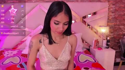 Sophia Paris online show from 11/15/25, 03:15