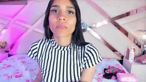 Sophia Paris online show from 11/22/25, 04:33