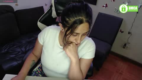sophiaa_vega_ online show from 10/26/25, 11:20