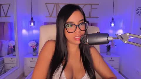 Sophie Hill  online show from 11/05/25, 07:47