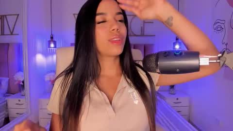 Sophie Hill  online show from 11/07/25, 08:20