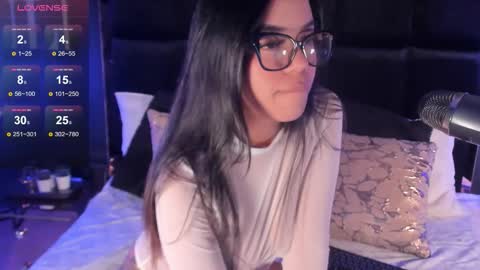 Sophie Hill  online show from 11/21/25, 08:40