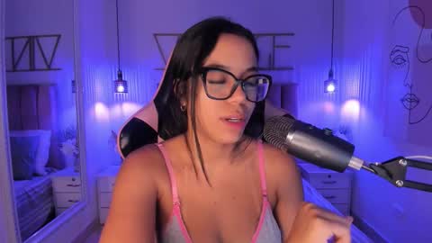 Sophie Hill  online show from 11/28/25, 08:00