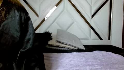 Snapshot of sophiaalee chatting on 02/14/26, 01:46 SophiaLee online show from 02/14/26, 01:46