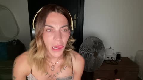 SophiaAt40 online show from 06/18/26, 07:51