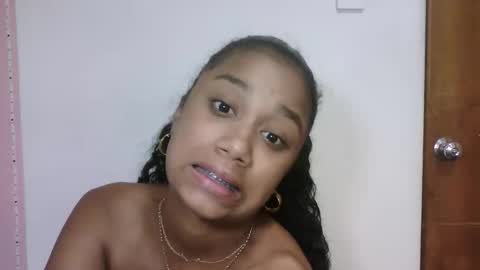 Snapshot of sophiacastro19 chatting on 03/20/26, 06:35 Sophia online show from 03/20/26, 06:35