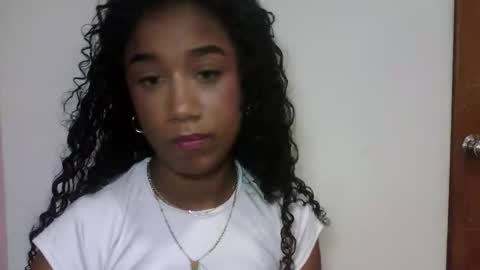 Snapshot of sophiacastro19 chatting on 03/24/26, 01:16 Sophia online show from 03/24/26, 01:16