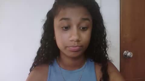 Snapshot of sophiacastro19 chatting on 05/25/26, 01:50 Sophia online show from 05/25/26, 01:50