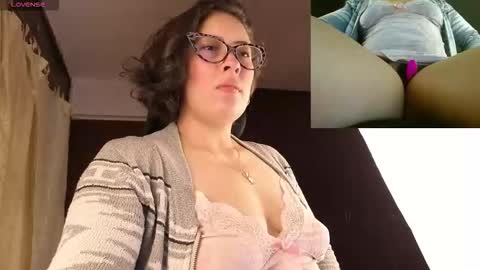 Sophia online show from 11/04/25, 01:38