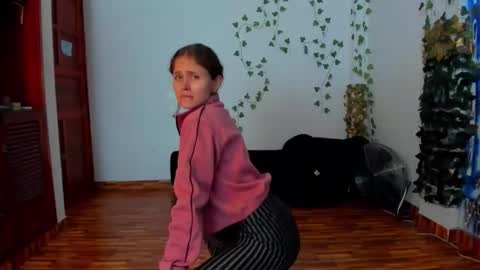 Snapshot of sophiamiller6 chatting on 03/12/26, 12:33 sophiamiller6 online show from 03/12/26, 12:33