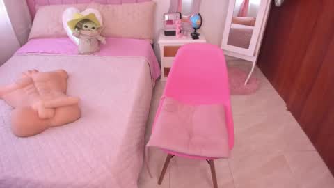 Snapshot of sophiaparker_ chatting on 03/05/25, 11:28 online show from 03/05/25, 11:28