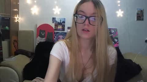 SophiaSonata online show from 09/18/25, 07:49