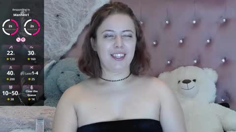 sophiastarr10 online show from 10/31/25, 08:43