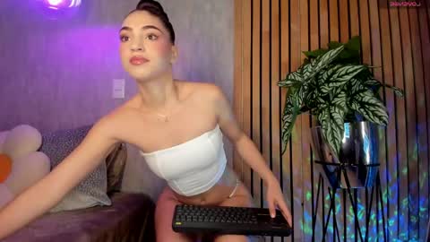 Snapshot of sophidavis chatting on 04/24/26, 02:36 Sophi online show from 04/24/26, 02:36