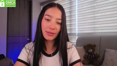 Snapshot of sophie_bbs chatting on 01/05/26, 05:27 Sophie online show from 01/05/26, 05:27