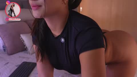 Snapshot of sophie_belton chatting on 10/18/25, 04:19 sofia online show from 10/18/25, 04:19