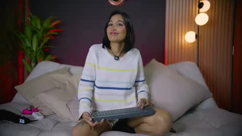 Snapshot of sophie_blake_ne chatting on 03/31/26, 02:35 Sophie Your Squirt Queen online show from 03/31/26, 02:35