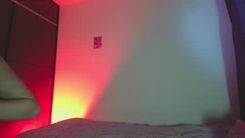 Snapshot of sophie_collins13 chatting on 12/17/24, 09:16 Sophie online show from 12/17/24, 09:16