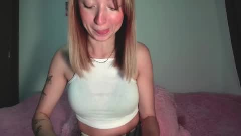 Snapshot of sophie_collins13 chatting on 01/27/25, 11:43 Sophie online show from 01/27/25, 11:43