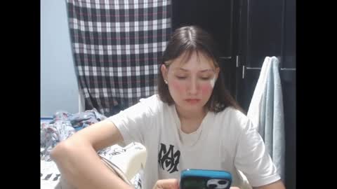 Snapshot of sophie_cutexx chatting on 10/10/25, 02:21 sophie online show from 10/10/25, 02:21