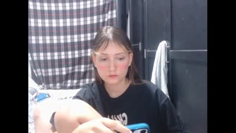 Snapshot of sophie_cutexx chatting on 10/12/25, 11:26 sophie online show from 10/12/25, 11:26