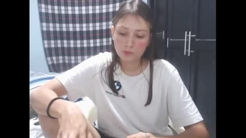 Snapshot of sophie_cutexx chatting on 10/14/25, 06:36 sophie online show from 10/14/25, 06:36