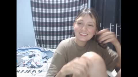 Snapshot of sophie_cutexx chatting on 10/15/25, 08:53 sophie online show from 10/15/25, 08:53