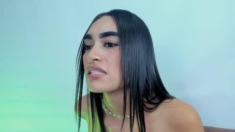 Snapshot of sophie_deargb chatting on 02/03/25, 10:11 Sofia santodomingo online show from 02/03/25, 10:11