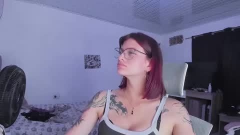 Snapshot of sophie_dolly_ chatting on 02/25/26, 10:52 sophie doll online show from 02/25/26, 10:52