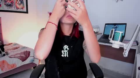 Snapshot of sophie_dolly_ chatting on 04/03/26, 04:16 sophie doll online show from 04/03/26, 04:16