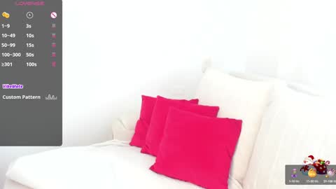 Snapshot of sophie_evanss_ chatting on 01/08/25, 07:45   online show from 01/08/25, 07:45