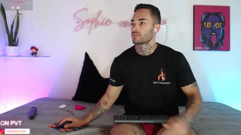 SOPHIE - FOXX online show from 10/23/25, 01:54