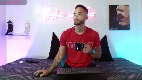 Snapshot of sophie_foxx chatting on 04/21/26, 12:00 SOPHIE - FOXX online show from 04/21/26, 12:00