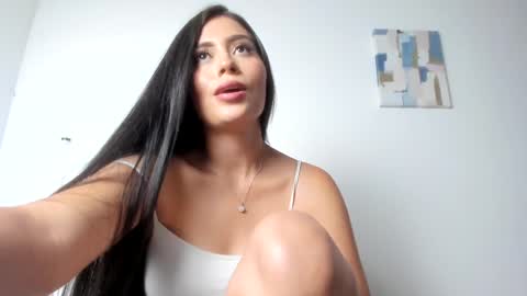 Snapshot of sophie_foxxx chatting on 01/04/25, 11:38 Sophie online show from 01/04/25, 11:38