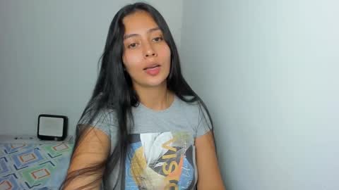 Snapshot of sophie_foxxx chatting on 02/20/25, 04:39 Sophie online show from 02/20/25, 04:39