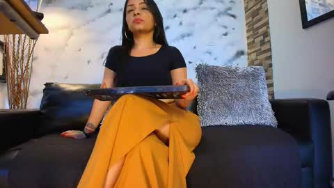 Snapshot of sophie_littles chatting on 10/04/25, 12:47 Sophie online show from 10/04/25, 12:47