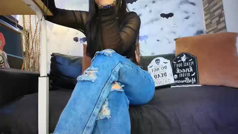 Snapshot of sophie_littles chatting on 10/24/25, 12:56 Sophie online show from 10/24/25, 12:56