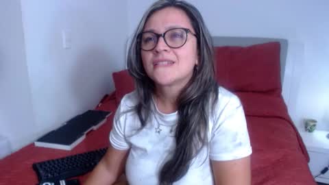 Snapshot of sophie_lopez1 chatting on 03/01/26, 03:08 Sofa online show from 03/01/26, 03:08