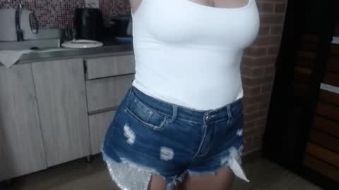 Snapshot of sophie_lopez1 chatting on 03/12/26, 12:06 Sofa online show from 03/12/26, 12:06