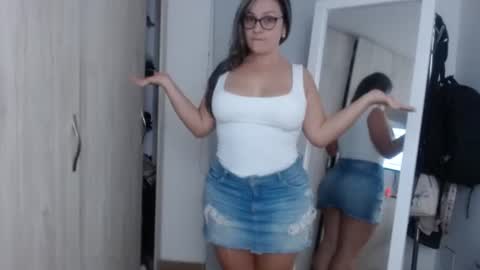 Snapshot of sophie_lopez1 chatting on 06/11/26, 02:11 Sofa online show from 06/11/26, 02:11