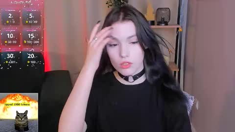 sophie_nomenal_ online show from 09/16/25, 09:05