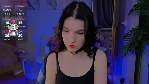sophie_nomenal_ online show from 10/20/25, 06:14