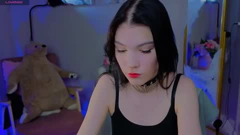 sophie_nomenal_ online show from 10/27/25, 05:55