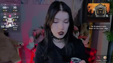 sophie_nomenal_ online show from 10/30/25, 08:53