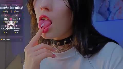 sophie_nomenal_ online show from 11/05/25, 01:44