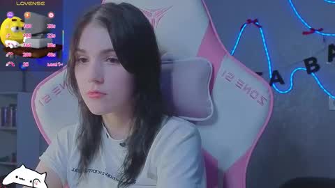 Snapshot of sophie_nomenal_ chatting on 01/08/26, 02:30 sophie_nomenal_ online show from 01/08/26, 02:30