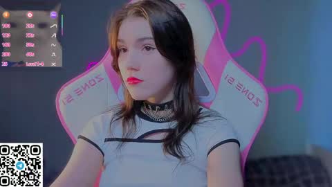 sophie_nomenal_ online show from 05/03/26, 03:18