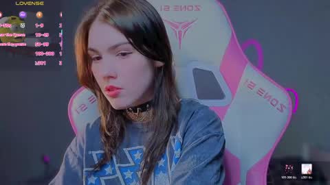 sophie_nomenal_ online show from 05/08/26, 08:47